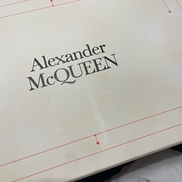 Alexander McQueen Shoes - Alexander McQueen sneakers